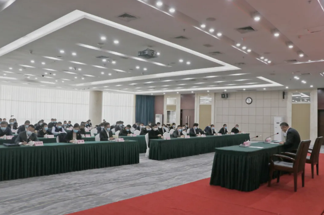 鞍勤集團(tuán)、溫泉集團(tuán)舉辦貫徹落實(shí)市第十三次黨代會(huì)精神宣講報(bào)告會(huì)